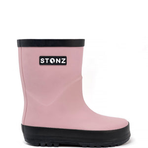 Rain boot in haze pink side view