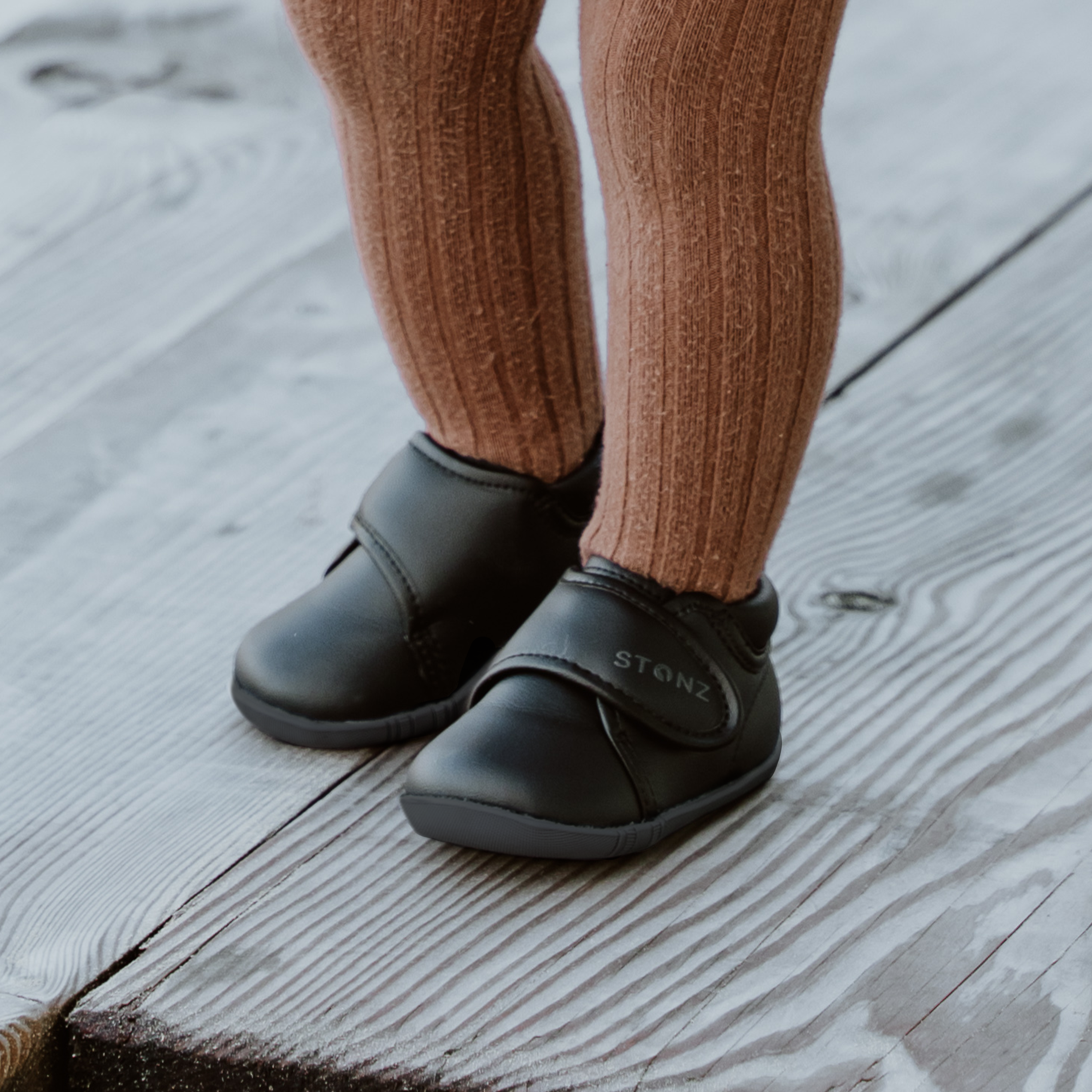 alt::Black/Black