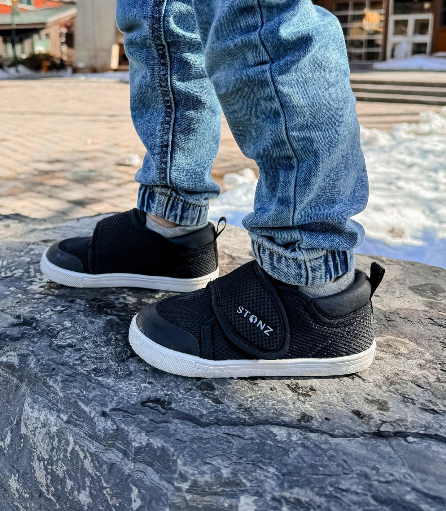  alt::Black
