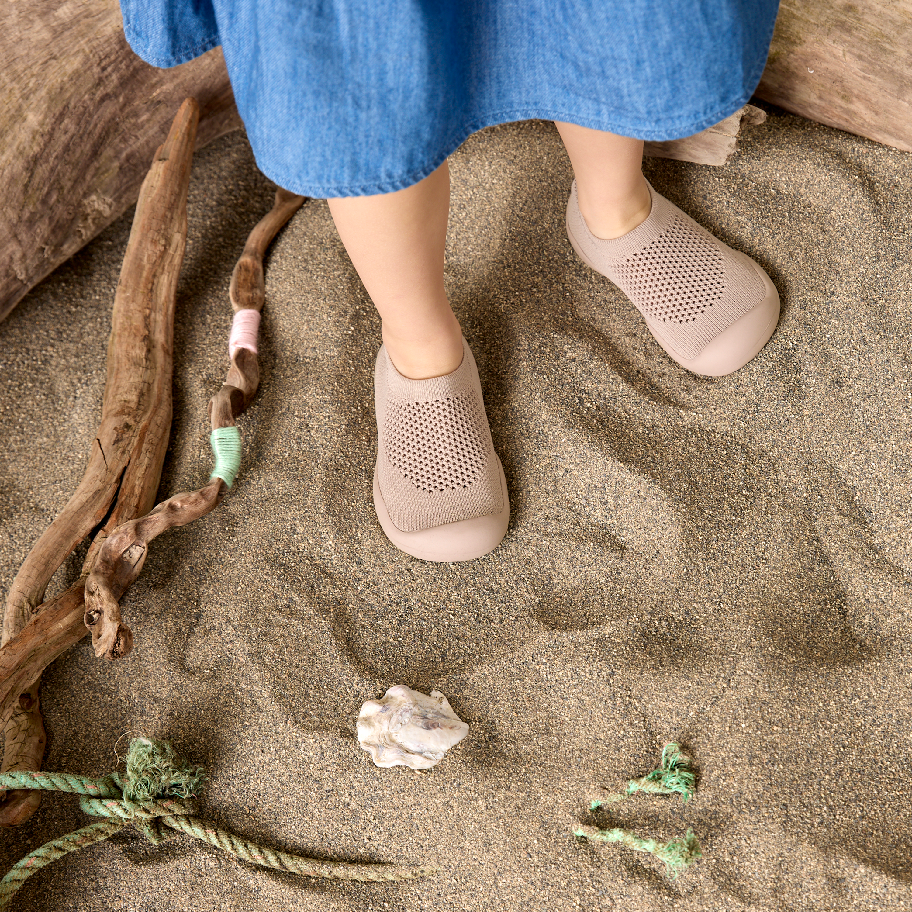 Roamer Knit Water Shoe for Babies and Toddlers - Stonz alt::Dune