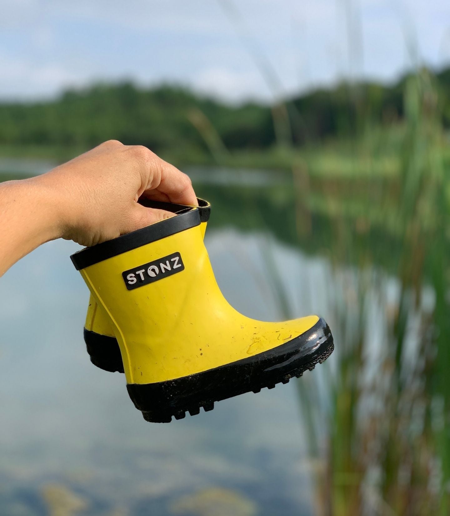 alt::Yellow