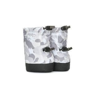 Stonz Winter Baby Booties in Camo Print with adjustable toggles, weather resistant material and non-slip soles. ¾ turn view.